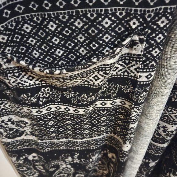 COPY - Lularoe Dusters sweater - Picture 4 of 5